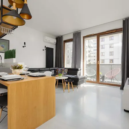 Apartment Air-conditioned With Balcony In By Renters Warsaw