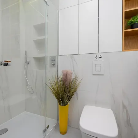 Air-conditioned With Balcony In By Renters *
