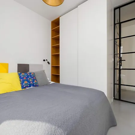 Air-conditioned With Balcony In By Renters * Warszawa