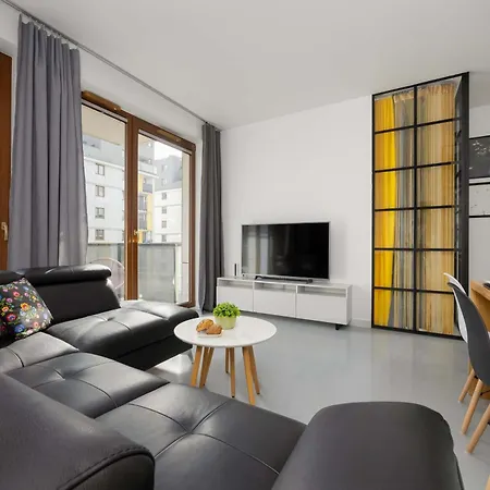 Air-conditioned With Balcony In By Renters Warszawa