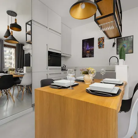 Daire Air-conditioned With Balcony In By Renters *