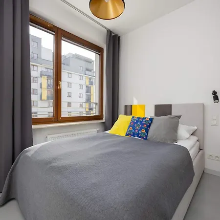 Air-conditioned With Balcony In By Renters * Varşova